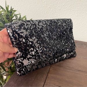 ✨🪩 BCBG Clutch Black Sequin Silver Formal Event Bag Party